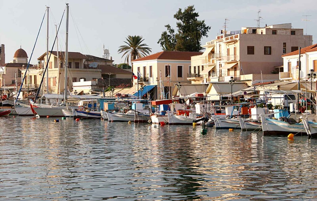 Στην Αίγινα, για 8 φανταστικές ώρες